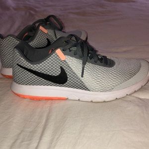 Women’s Nike sneakers